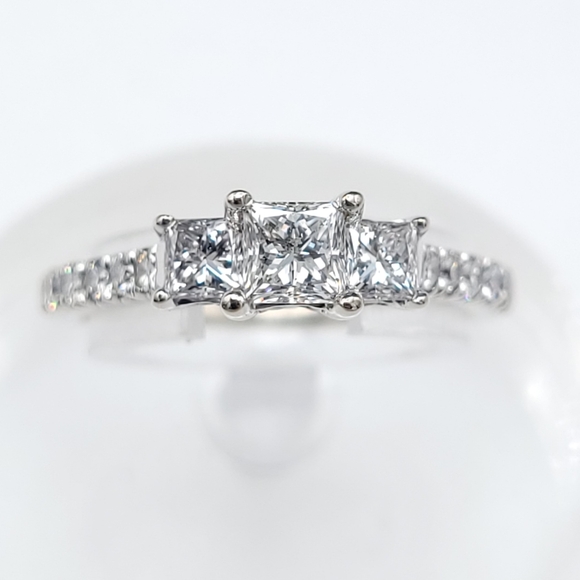 14k Celebration Grand 3 Stone Princess Cut Engagement/ Anniversary Ring Size 7 - Picture 1 of 11